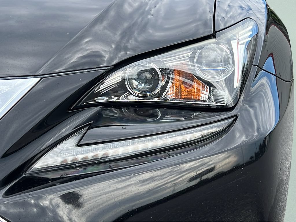 Used 2017 Lexus RC 200t F Sport RWD image 25