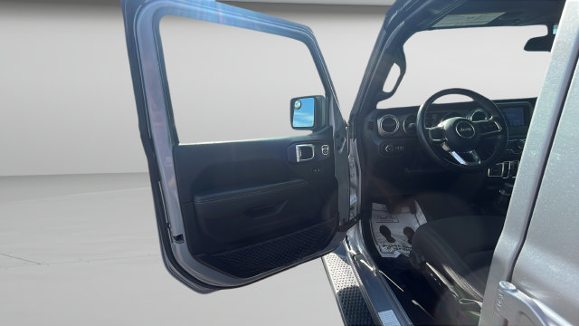 Certified 2019 Jeep Wrangler Unlimited Sahara AWD/4WD image 9