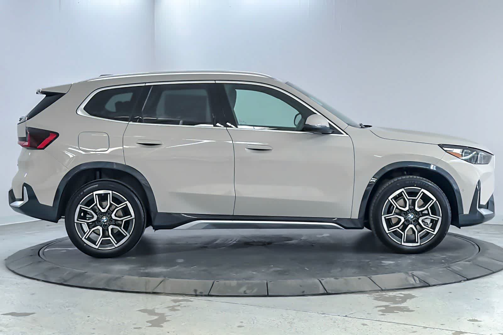 New 2026 BMW X1 xDrive28i w/ Technology Package AWD/4WD image 8