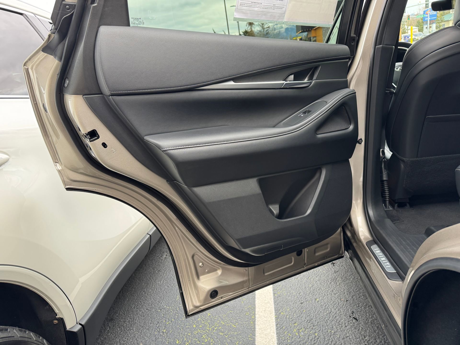 Used 2025 INFINITI QX60 Luxe image 34