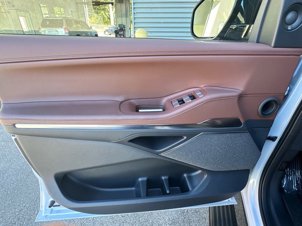 New 2025 Lincoln Navigator Reserve image 25