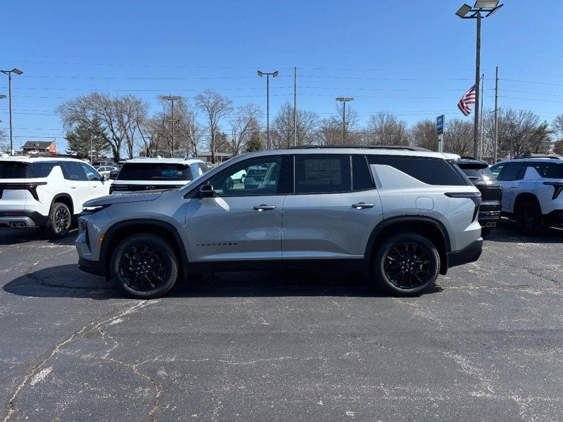New 2026 Chevrolet Traverse LT w/ Midnight/Sport Edition image 2