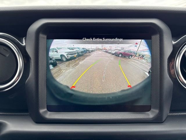 Used 2020 Jeep Wrangler Unlimited Sahara image 17