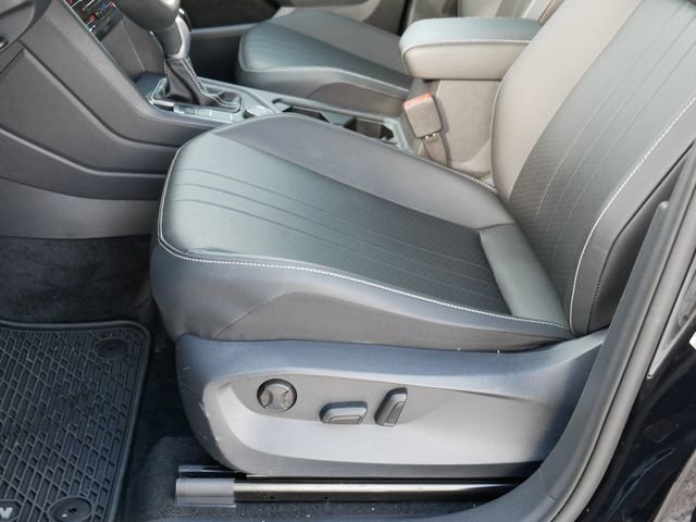 Certified 2024 Volkswagen Tiguan SE R-Line image 14