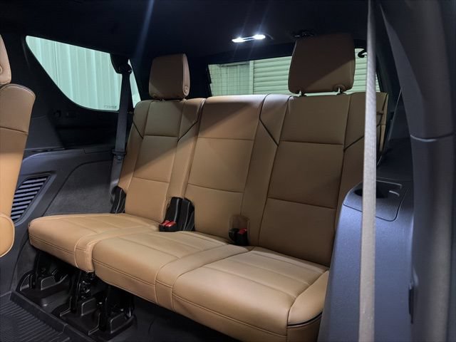 Certified 2026 Cadillac Escalade Luxury w/ LPO, Floor Liner Package RWD image 17