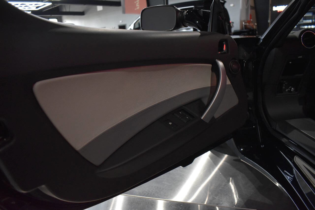 Used 2011 Tesla Roadster Sport image 37