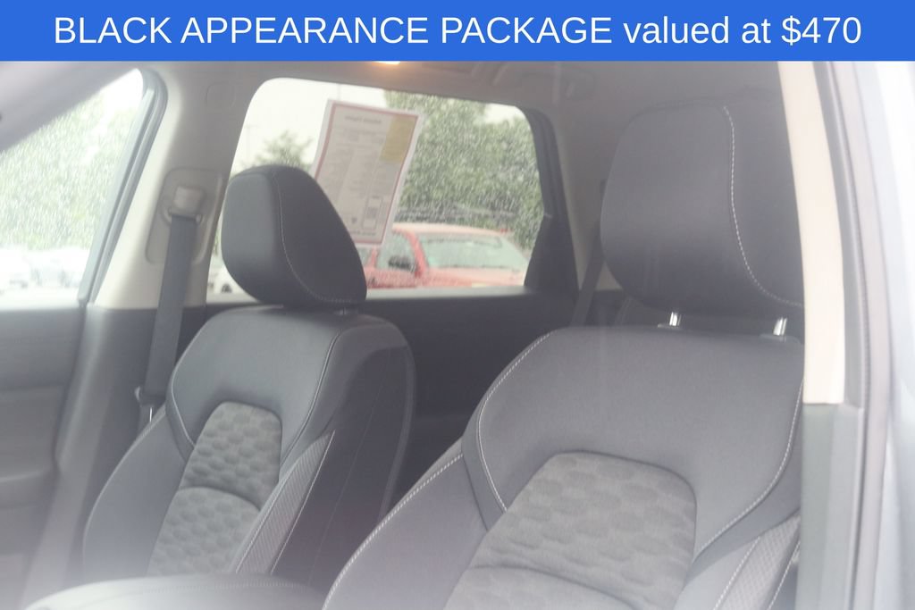 Used 2024 Nissan Pathfinder SV w/ Black Appearance Package AWD/4WD image 4