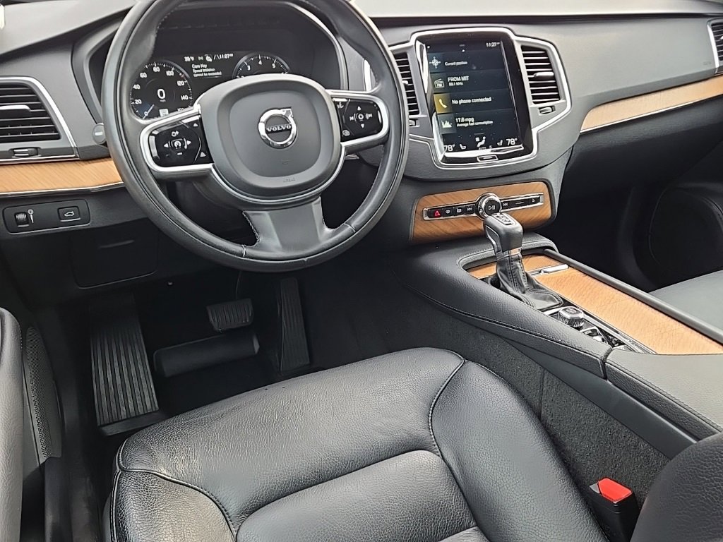 Used 2021 Volvo XC90 T6 Momentum w/ Climate Package image 12