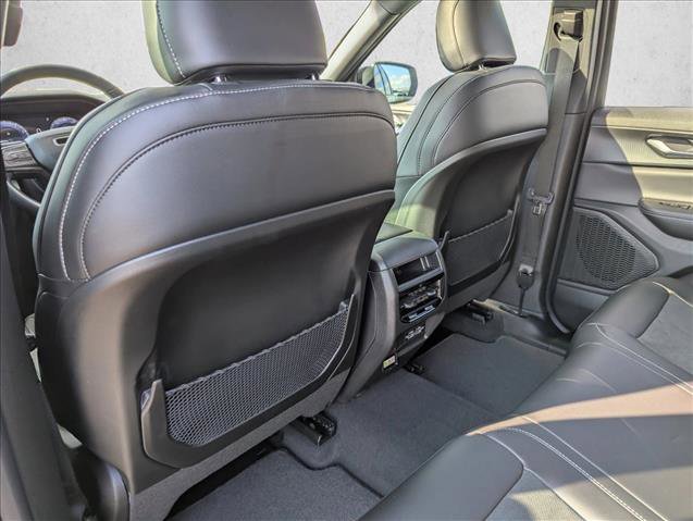 New 2025 Jeep Grand Cherokee Altitude image 24