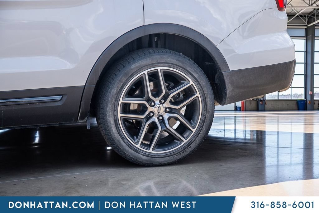 Used 2016 Ford Explorer Sport w/ Equipment Group 401A AWD/4WD image 40