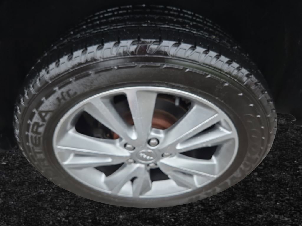 Used 2013 Jeep Grand Cherokee Laredo image 22