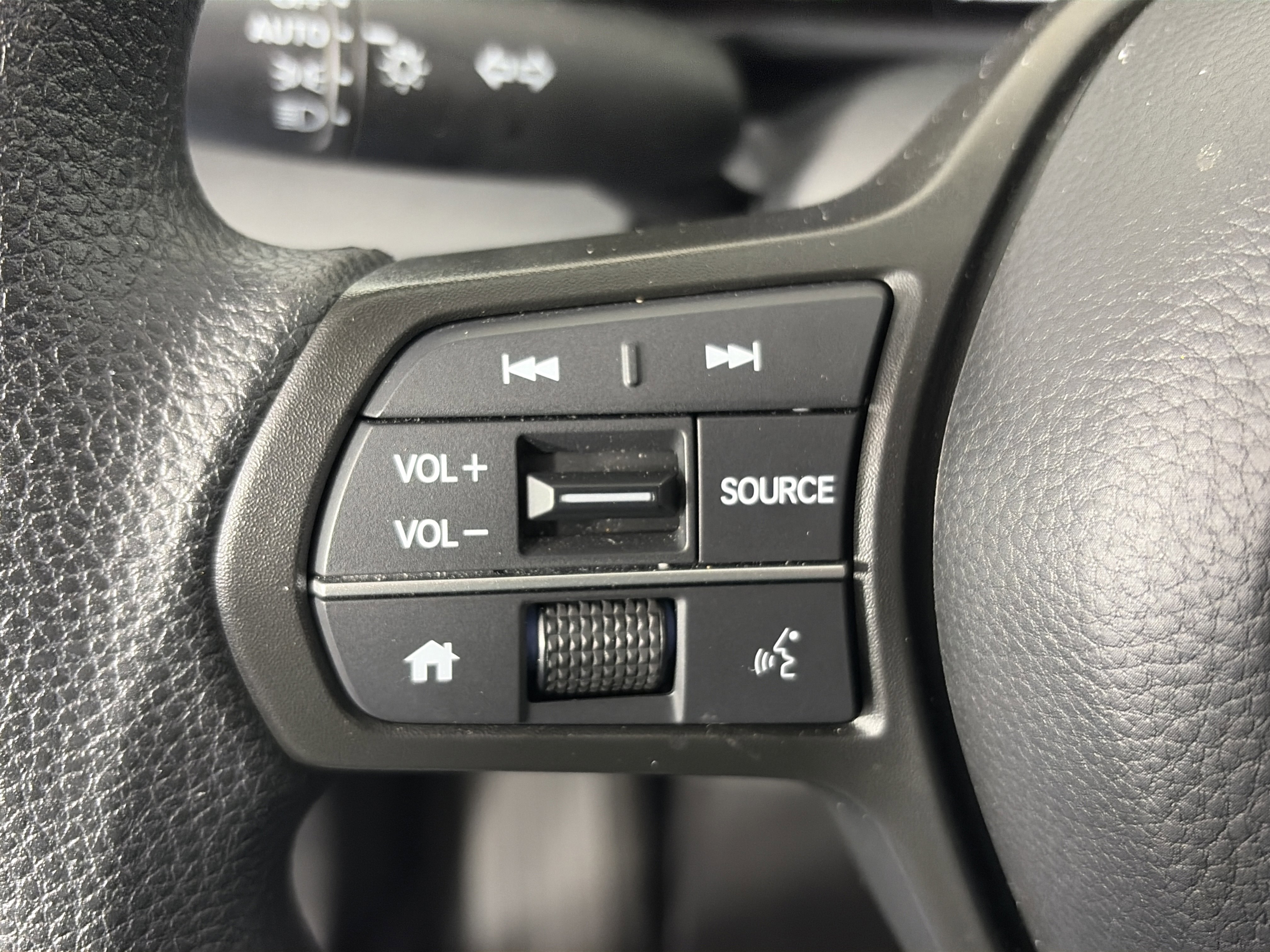 Used 2025 Honda CR-V LX image 27