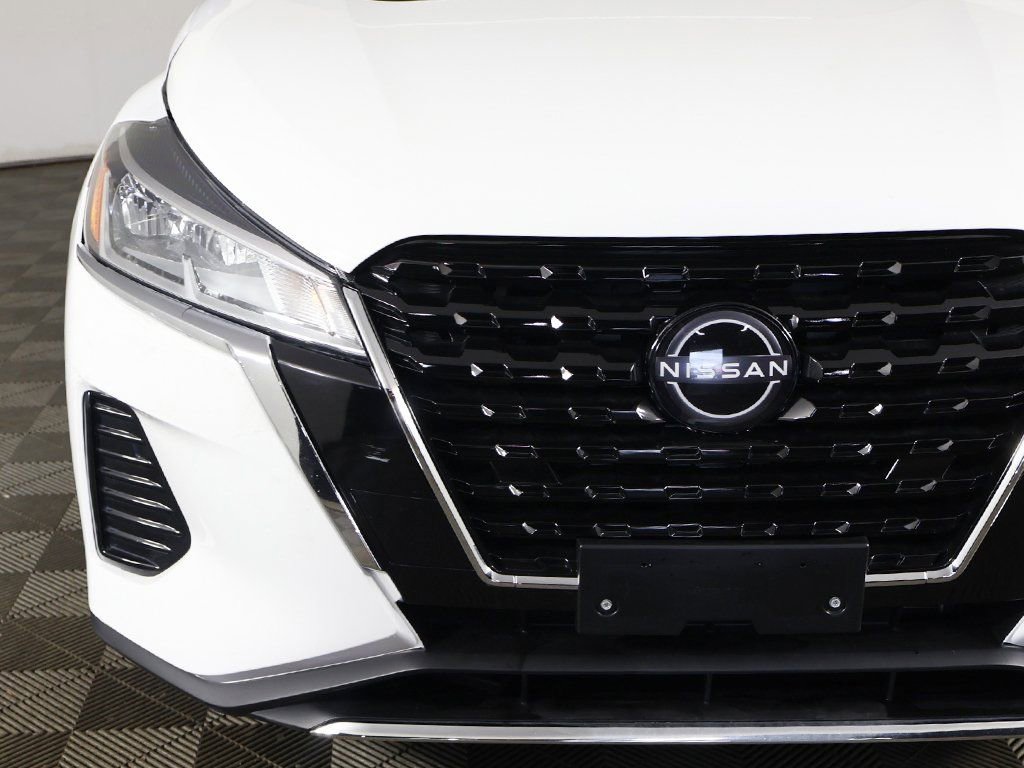 Used 2023 Nissan Kicks S image 10