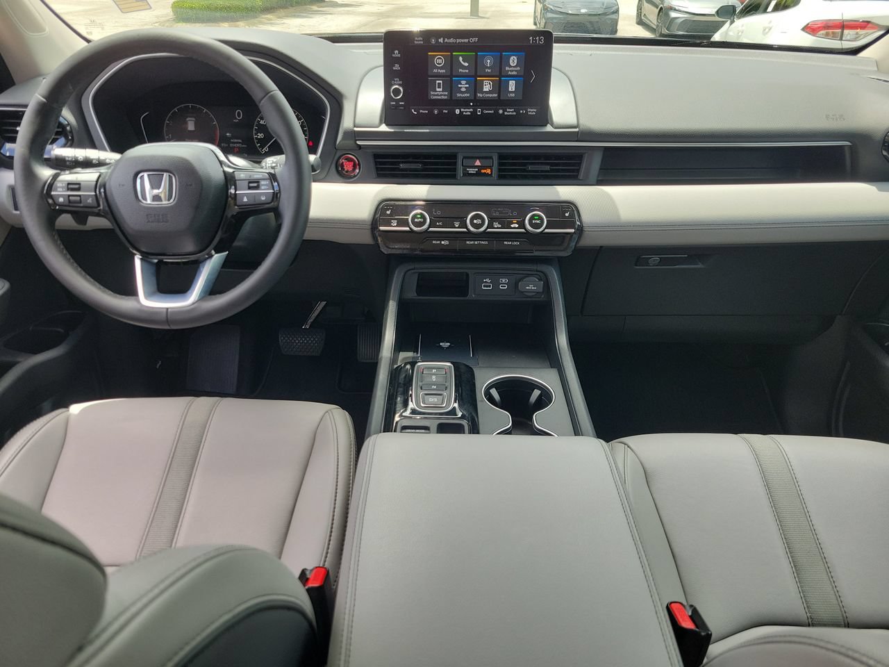 Used 2025 Honda Pilot EX-L image 12