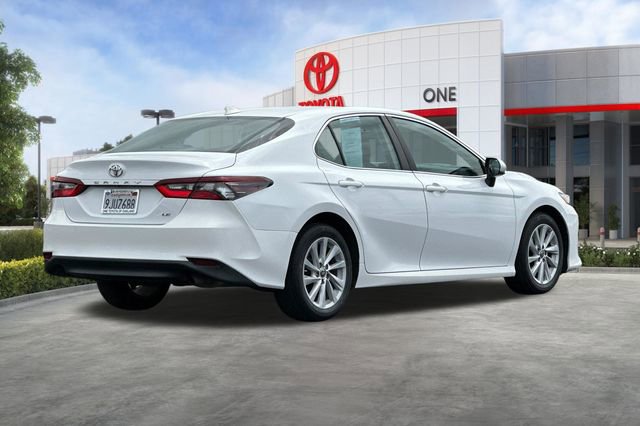 Used 2022 Toyota Camry LE FWD image 5