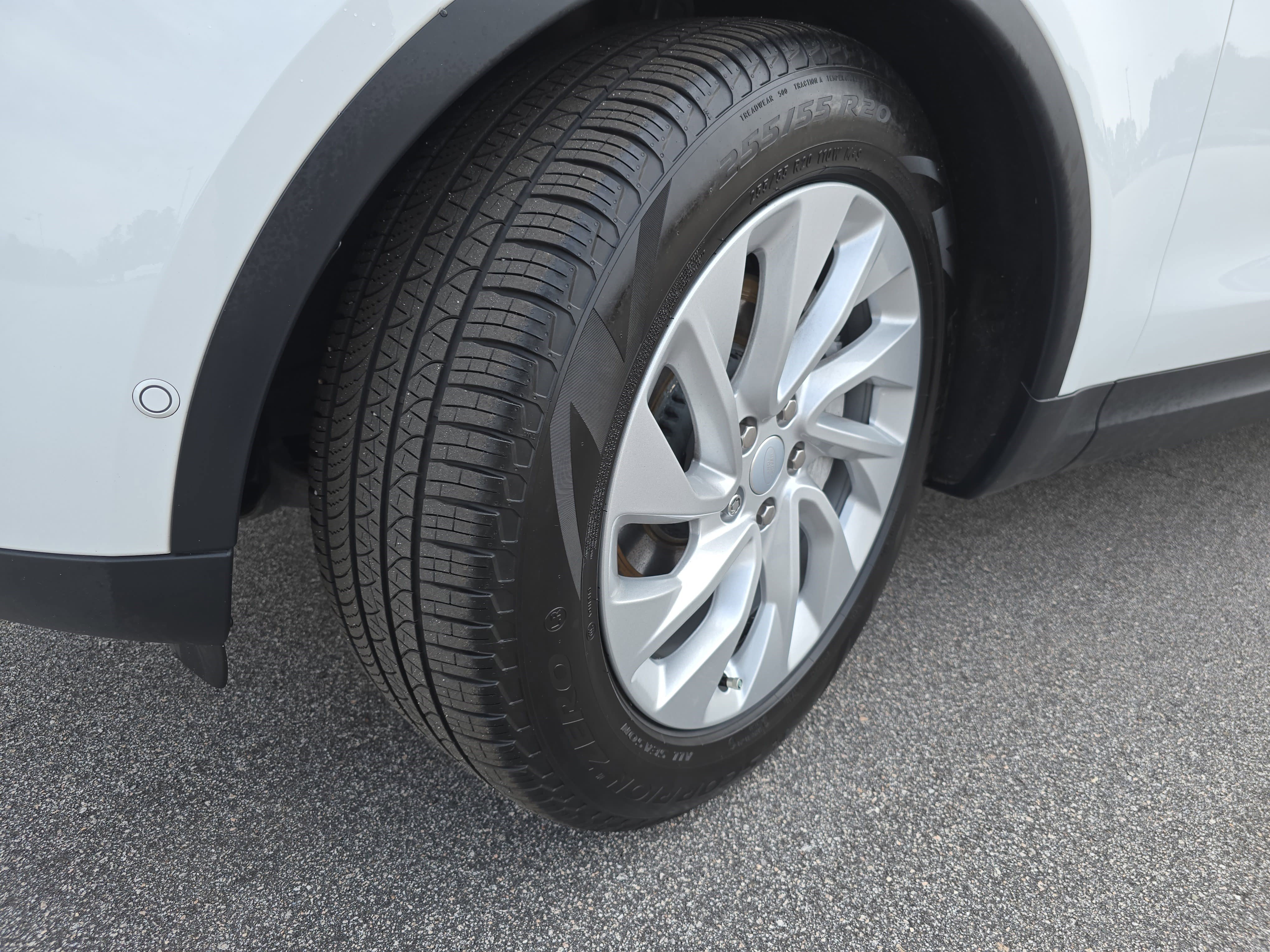 Used 2025 Land Rover Discovery S image 35