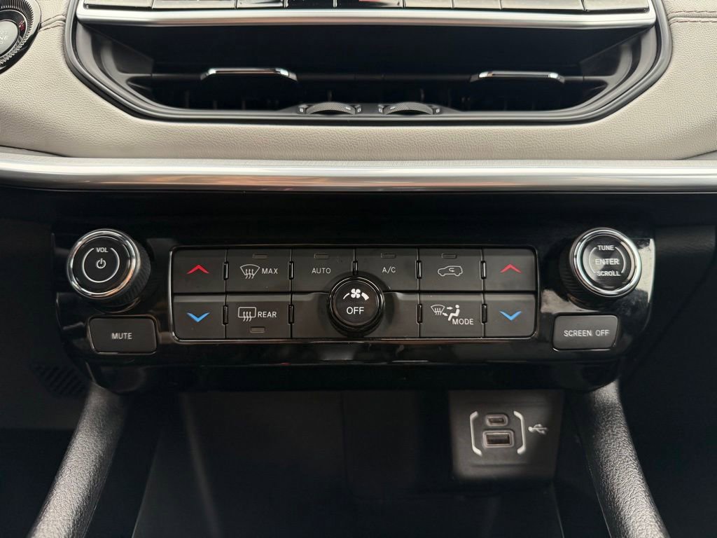 Used 2024 Jeep Compass Limited AWD/4WD image 19