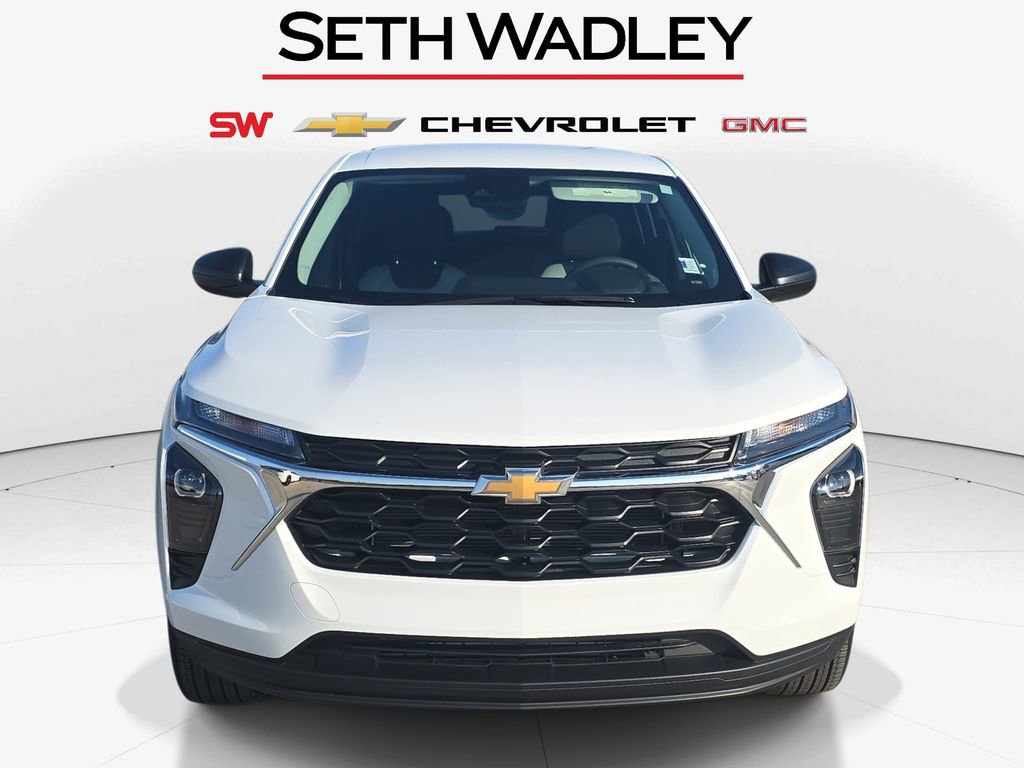 Used 2026 Chevrolet Trax LS w/ Driver Confidence Package FWD image 2