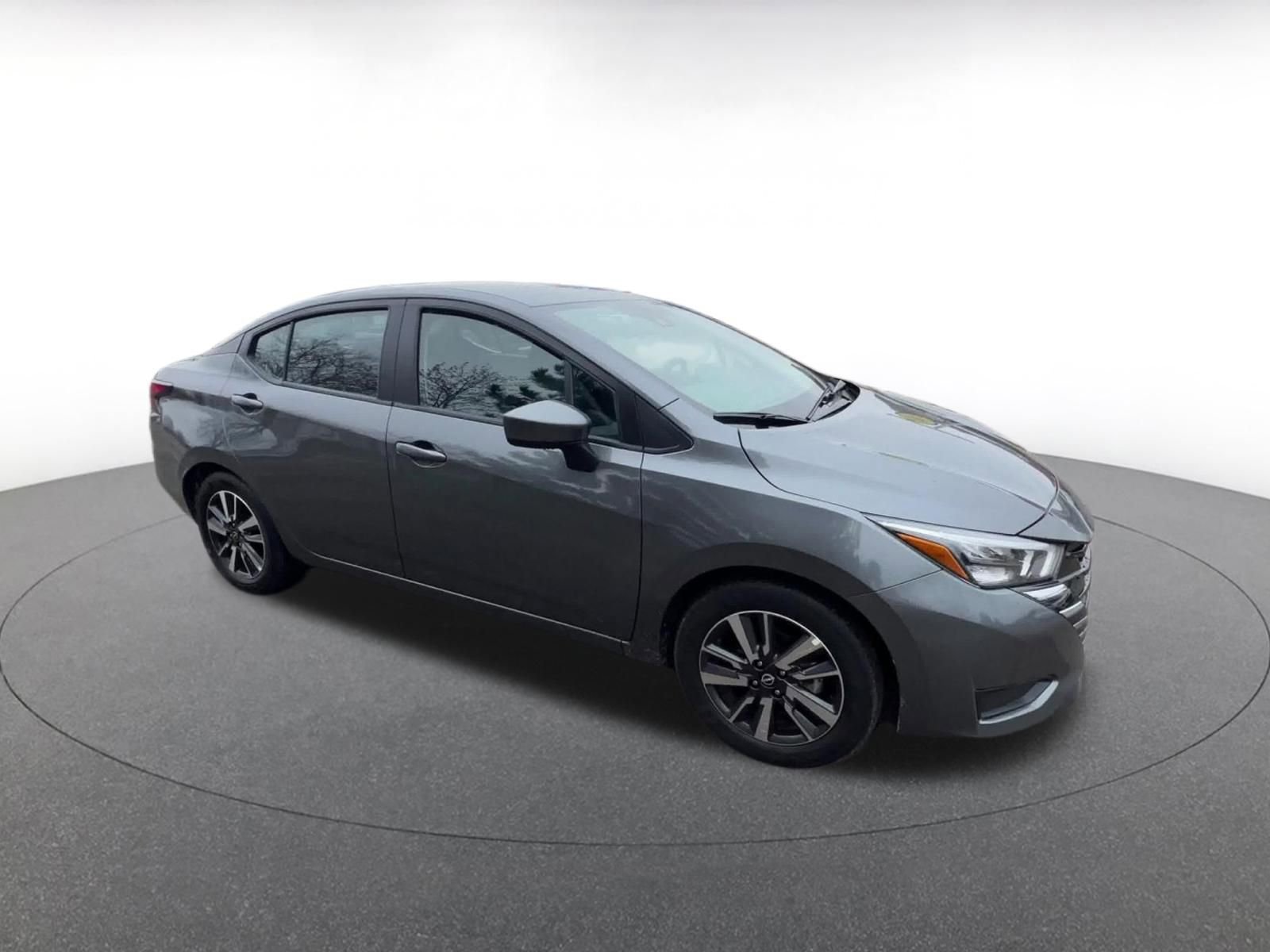 Used 2025 Nissan Versa SV FWD image 2