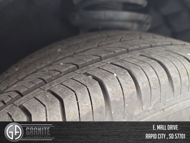 Used 2023 Buick Envision Avenir image 28