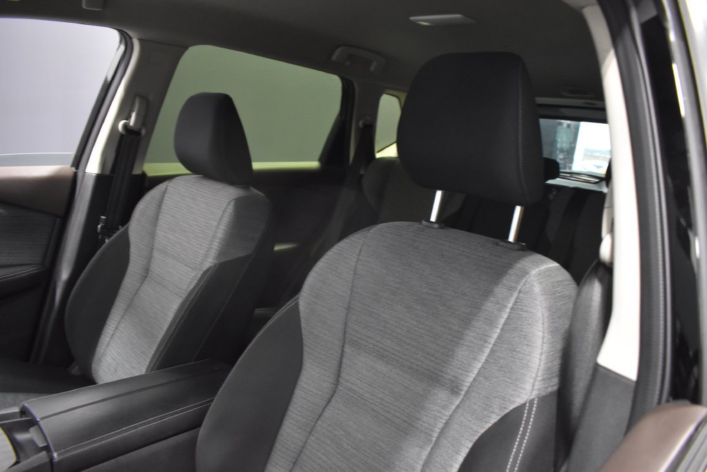 Used 2023 Nissan Rogue SV FWD image 17