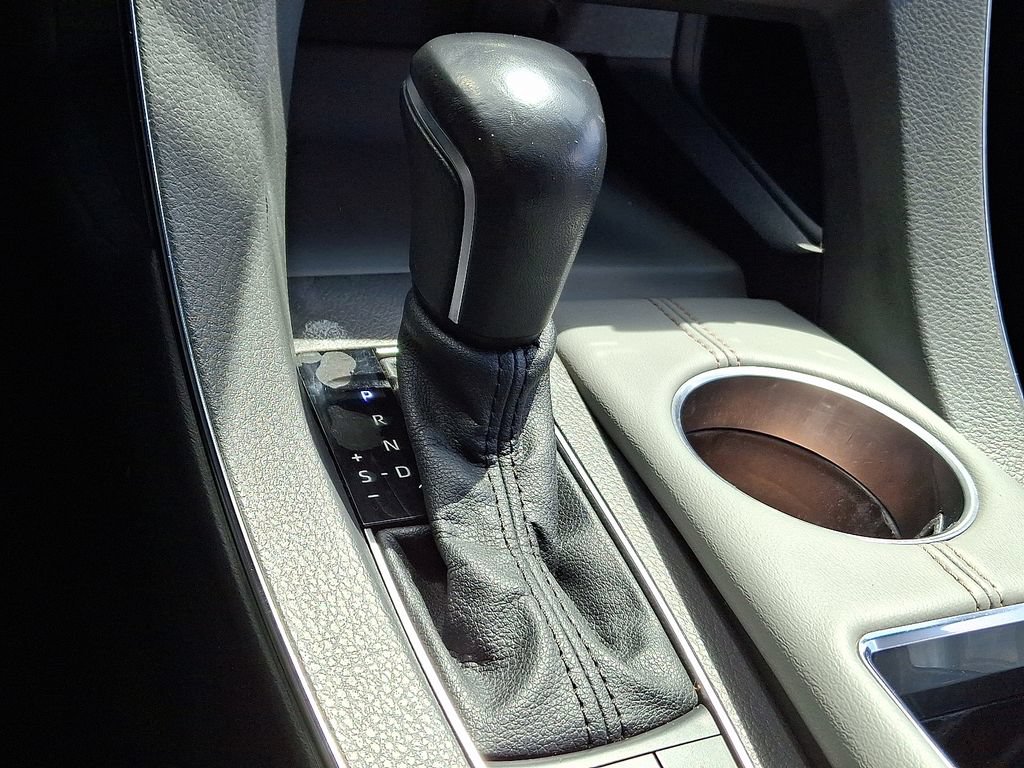 Used 2022 Toyota Avalon Limited w/ Advanced Safety Package FWD image 16