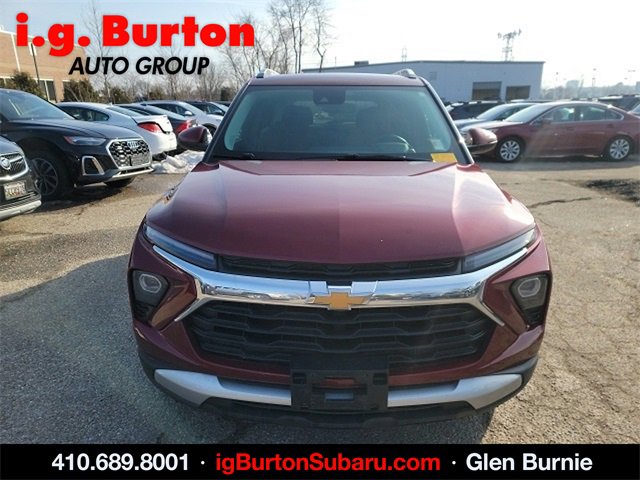 Used 2024 Chevrolet TrailBlazer LT w/ LT Cold Weather Package image 2