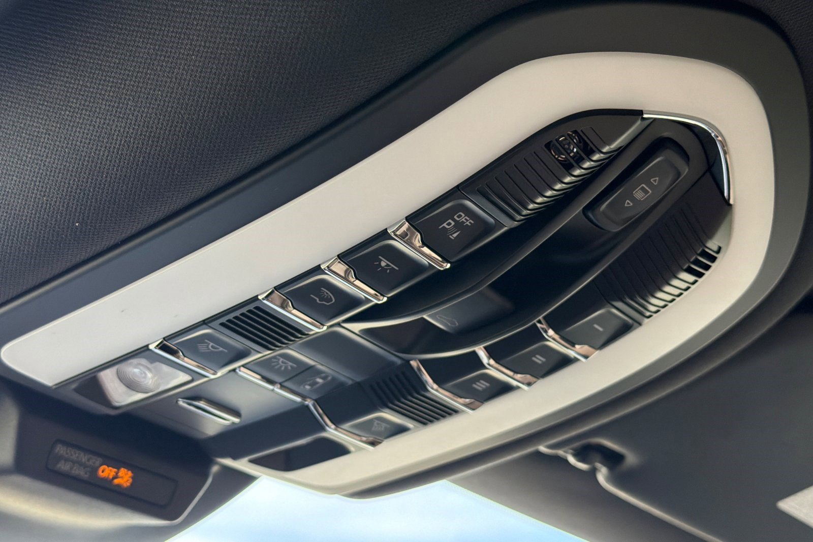 Used 2025 Porsche Macan image 22