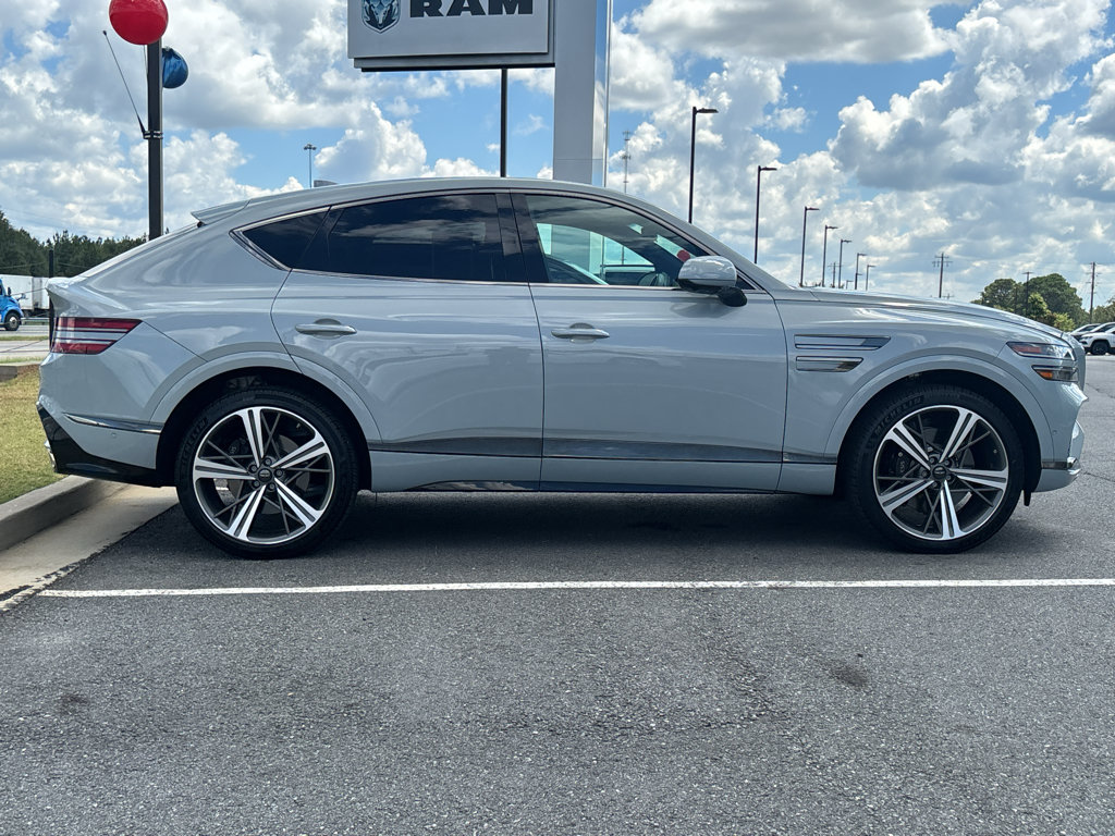 Used 2025 Genesis GV80 3.5T e-SC AWD/4WD image 4