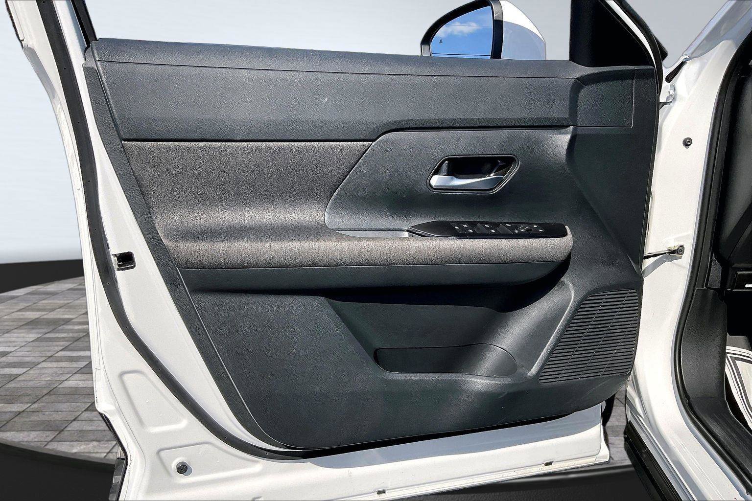 Certified 2025 Nissan Kicks SV FWD image 23