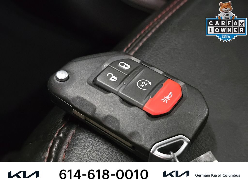 Used 2022 Jeep Wrangler Unlimited Rubicon w/ Cold Weather Group AWD/4WD image 33