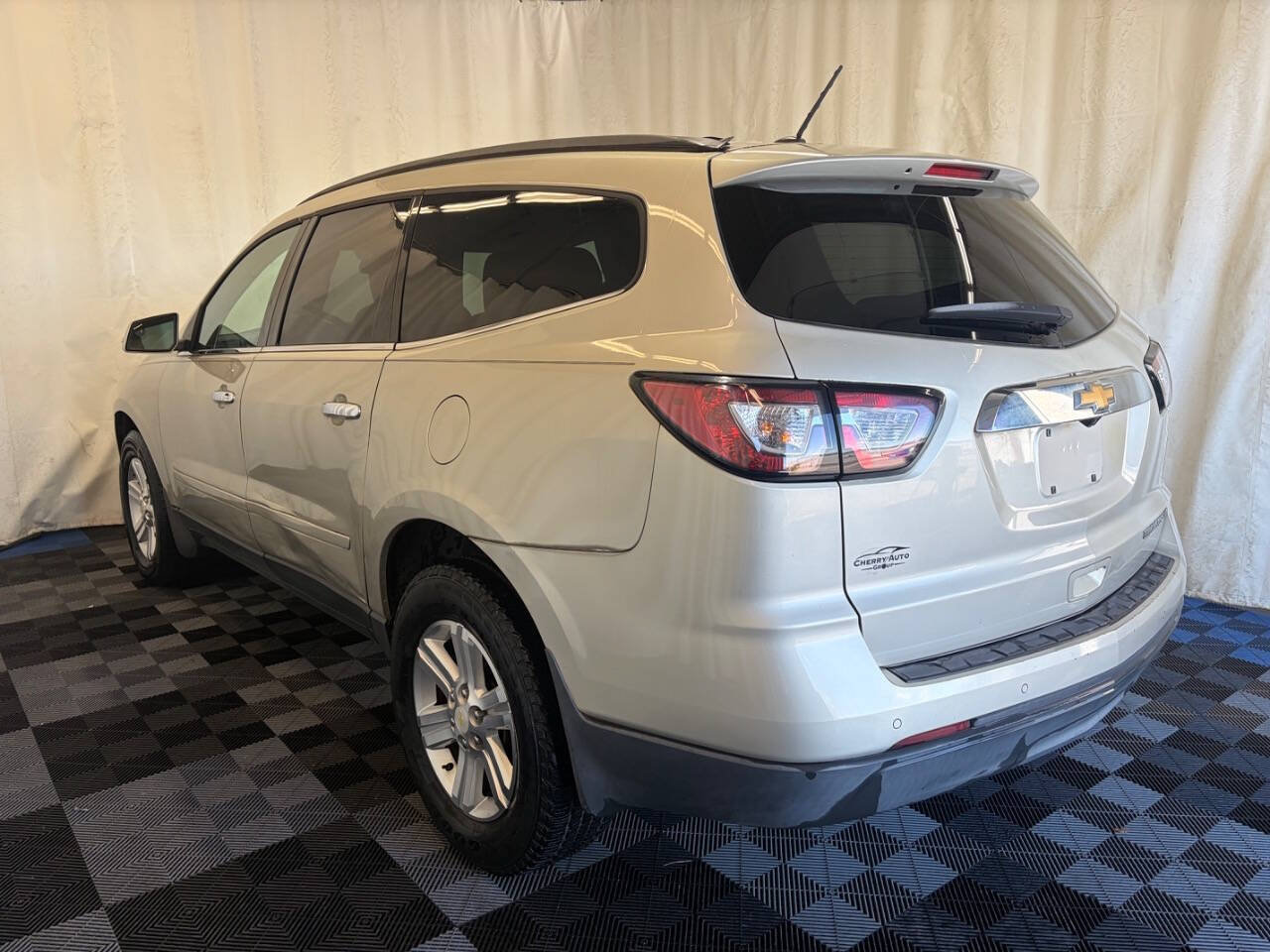 Used 2014 Chevrolet Traverse LT FWD image 5