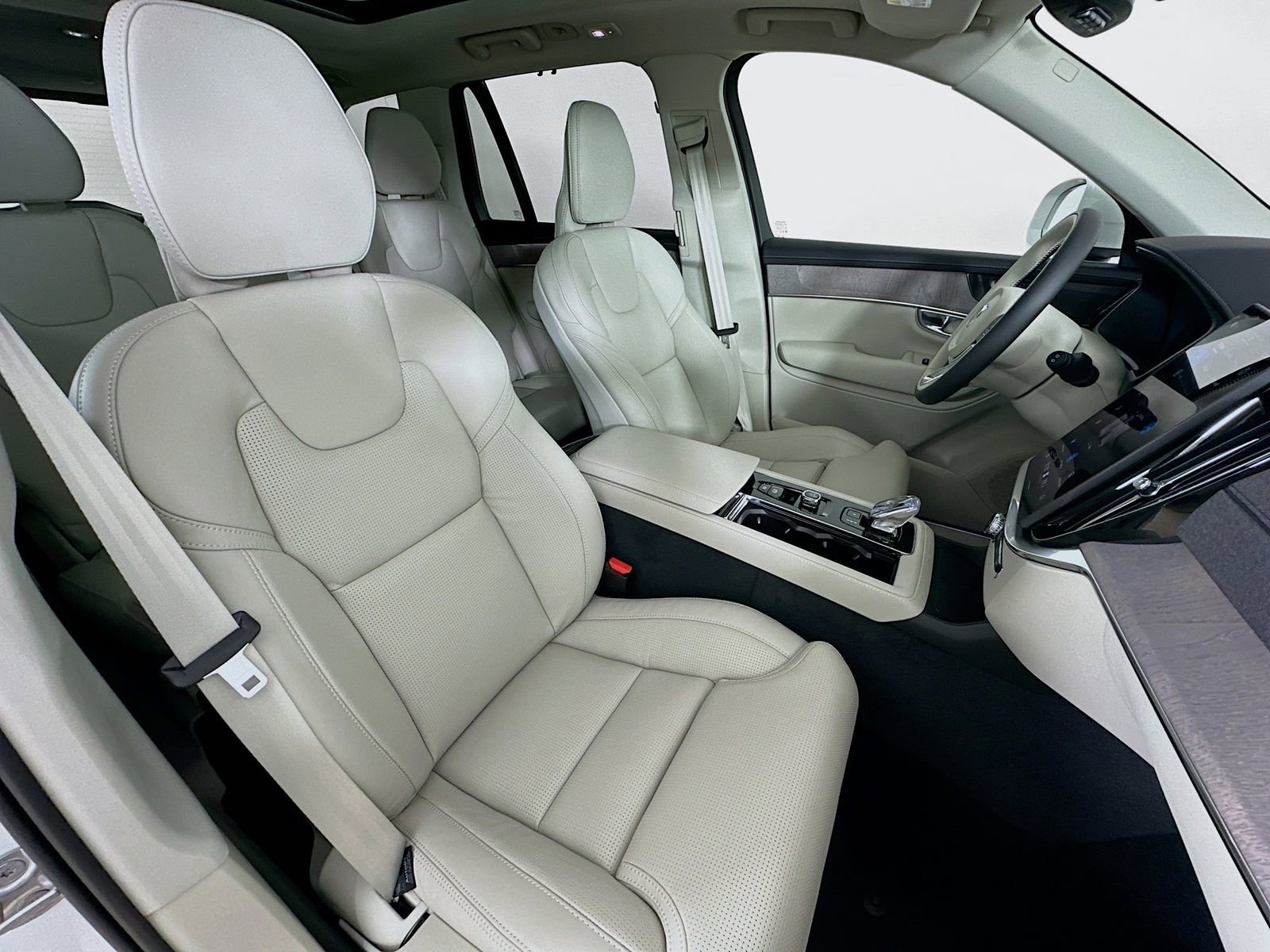 New 2026 Volvo XC90 B6 Ultra w/ Protection Package AWD/4WD image 48