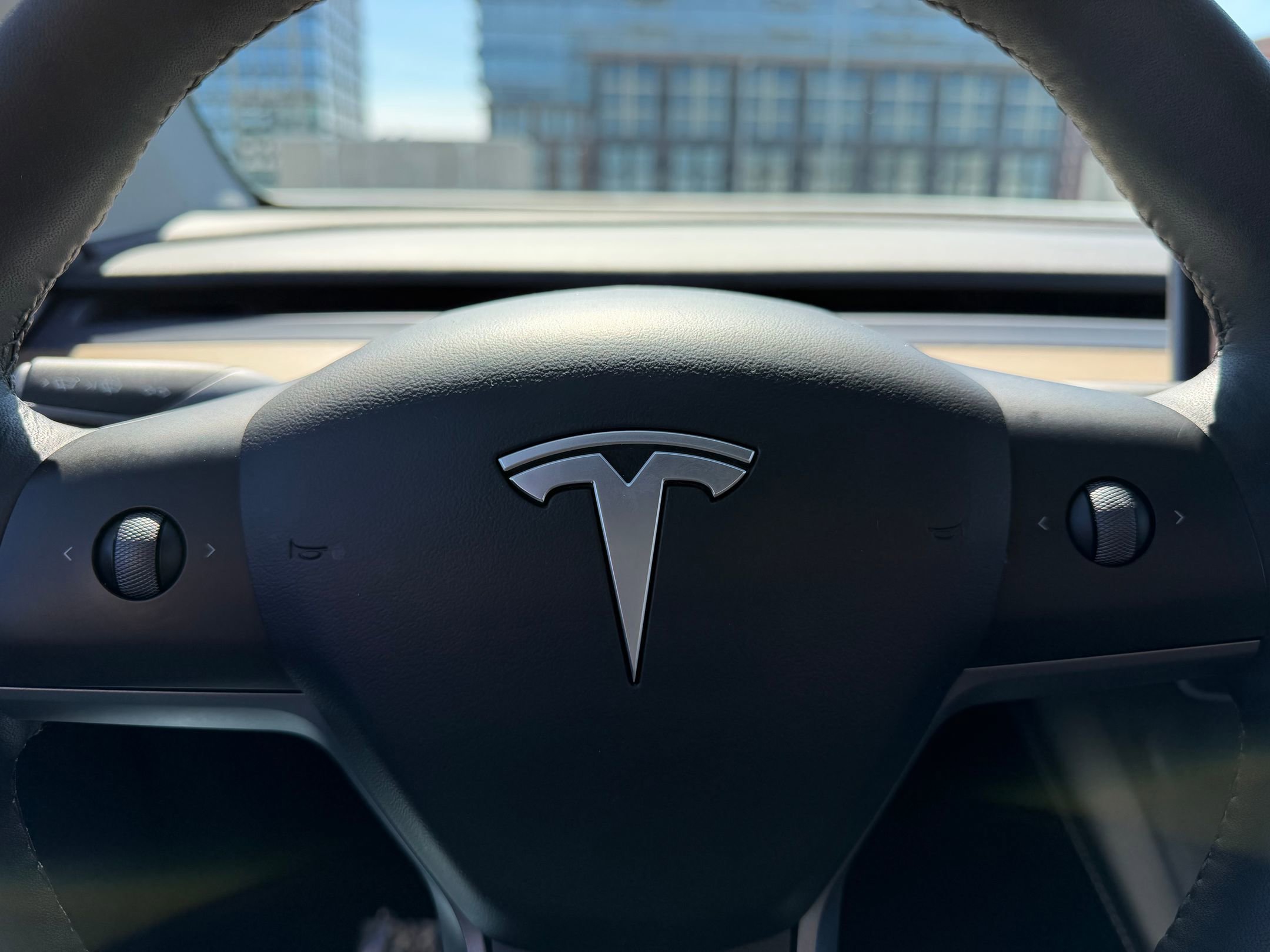 Used 2022 Tesla Model Y Long Range image 28
