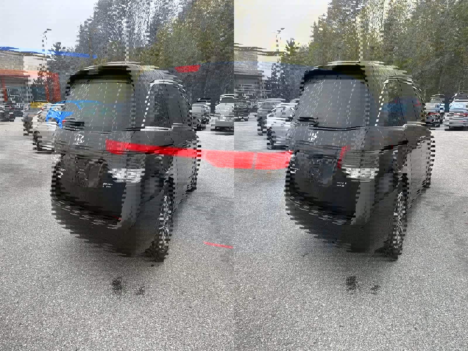 Used 2015 Honda Odyssey Touring Elite image 6