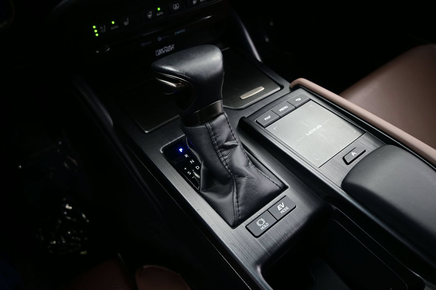 Used 2022 Lexus ES 300h w/ Luxury Package FWD image 27