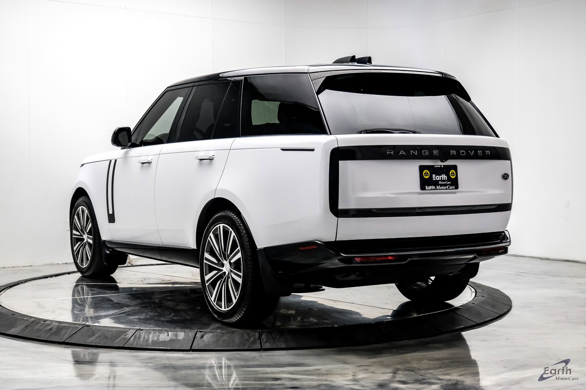 Used 2023 Land Rover Range Rover SE image 11