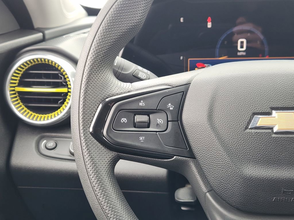 Used 2025 Chevrolet Trax LT FWD image 27
