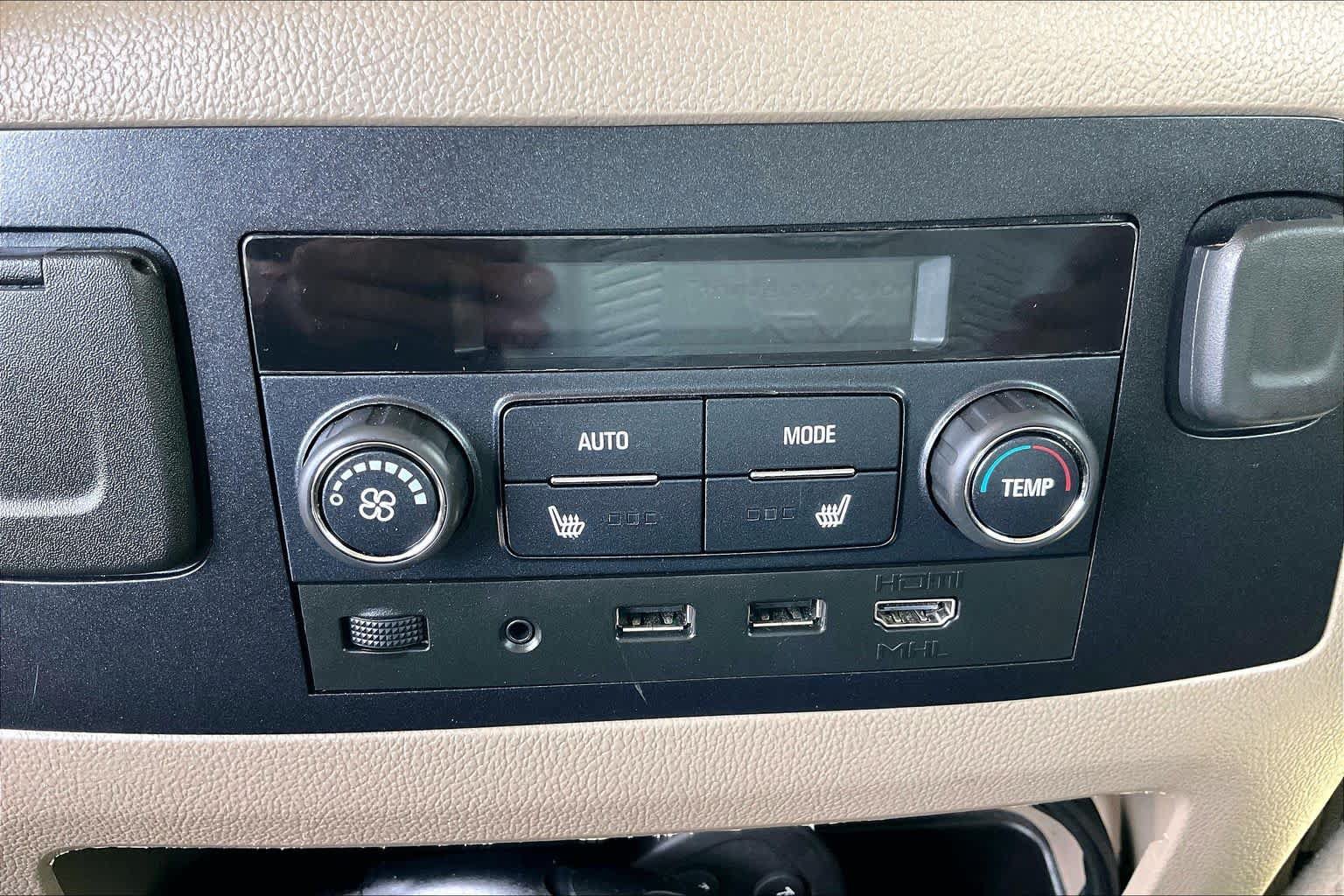 Used 2018 GMC Yukon SLT w/ Premium Edition RWD image 32
