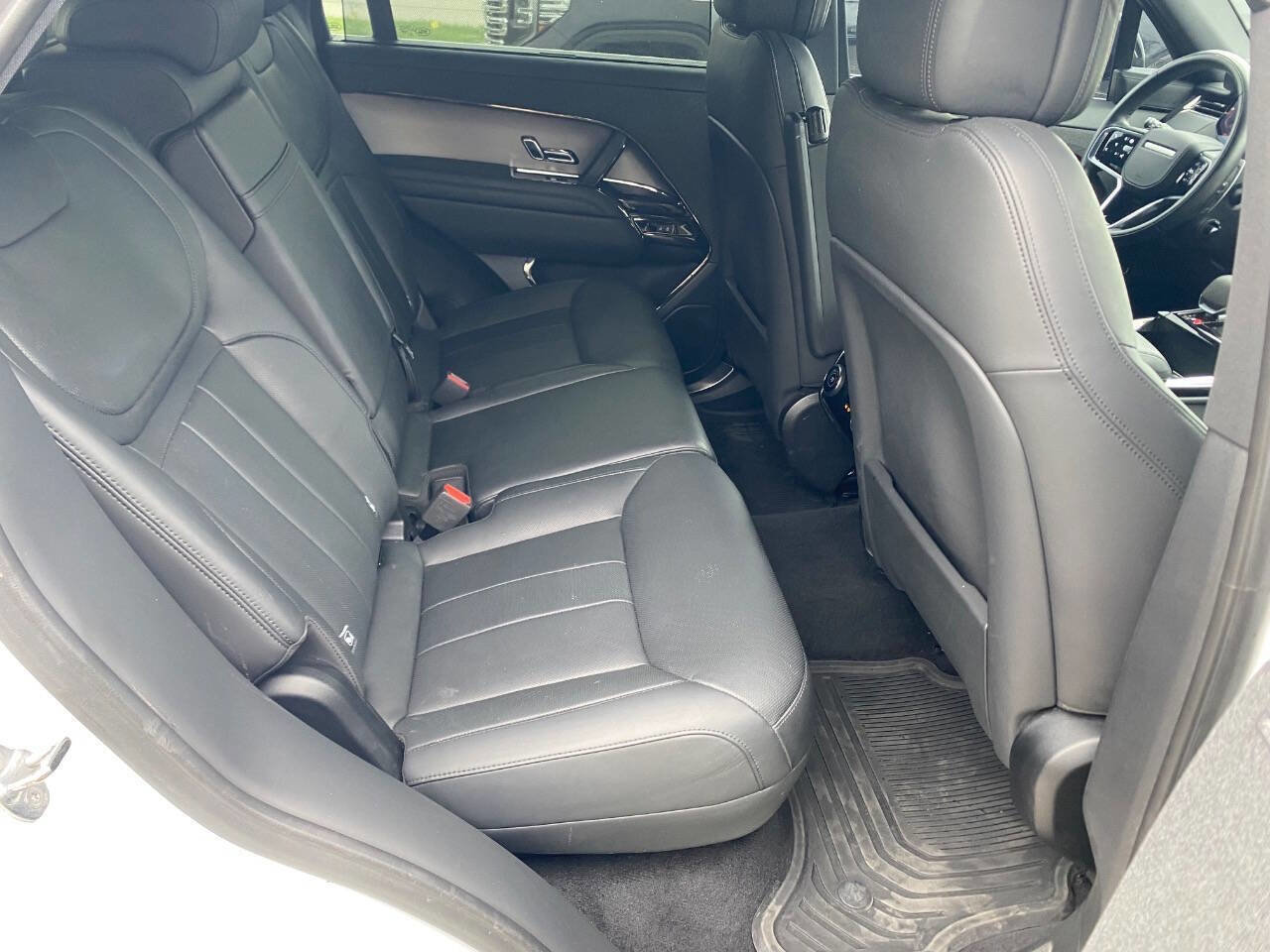 Used 2024 Land Rover Range Rover Sport SE image 14
