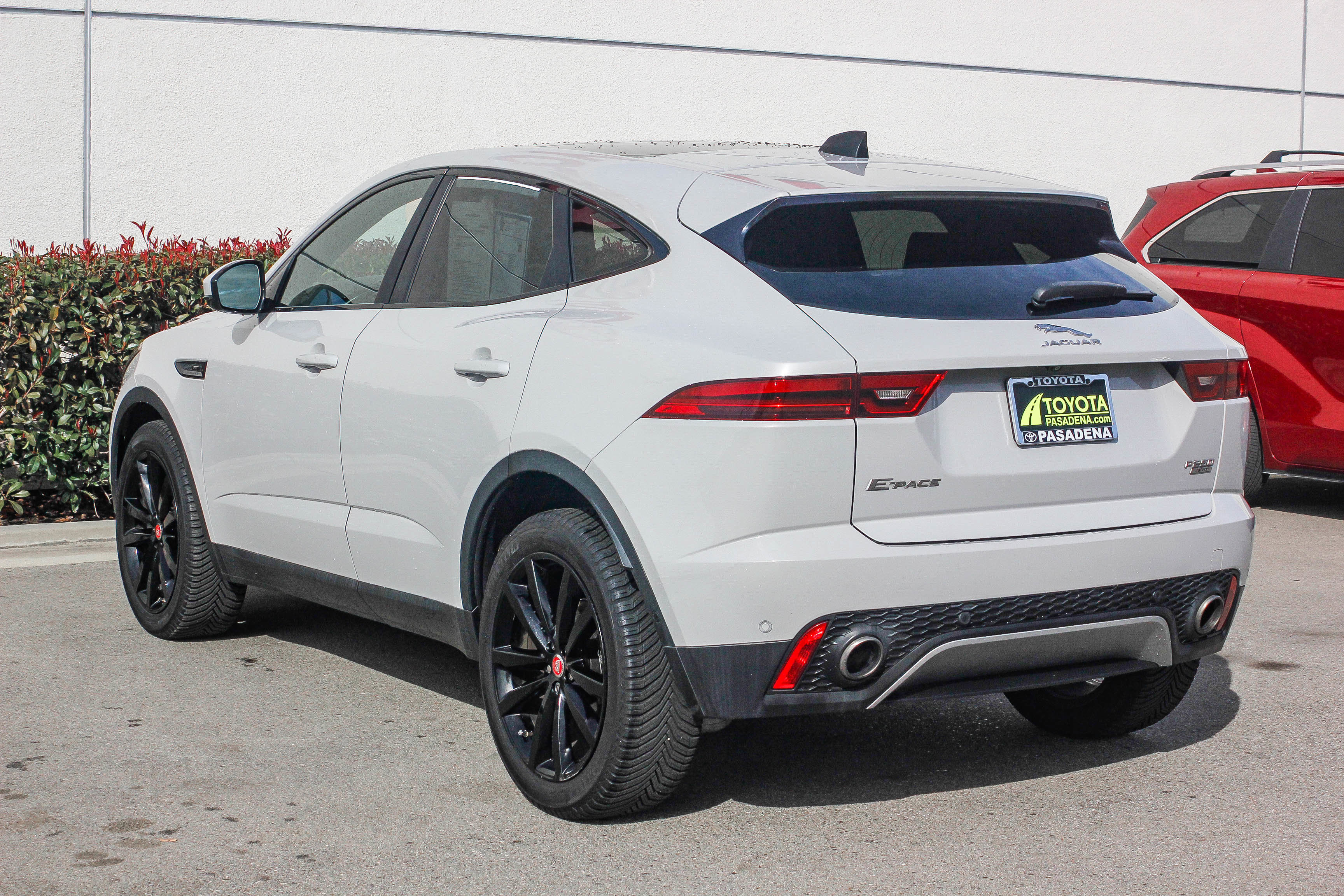Used 2020 Jaguar E-PACE SE image 8