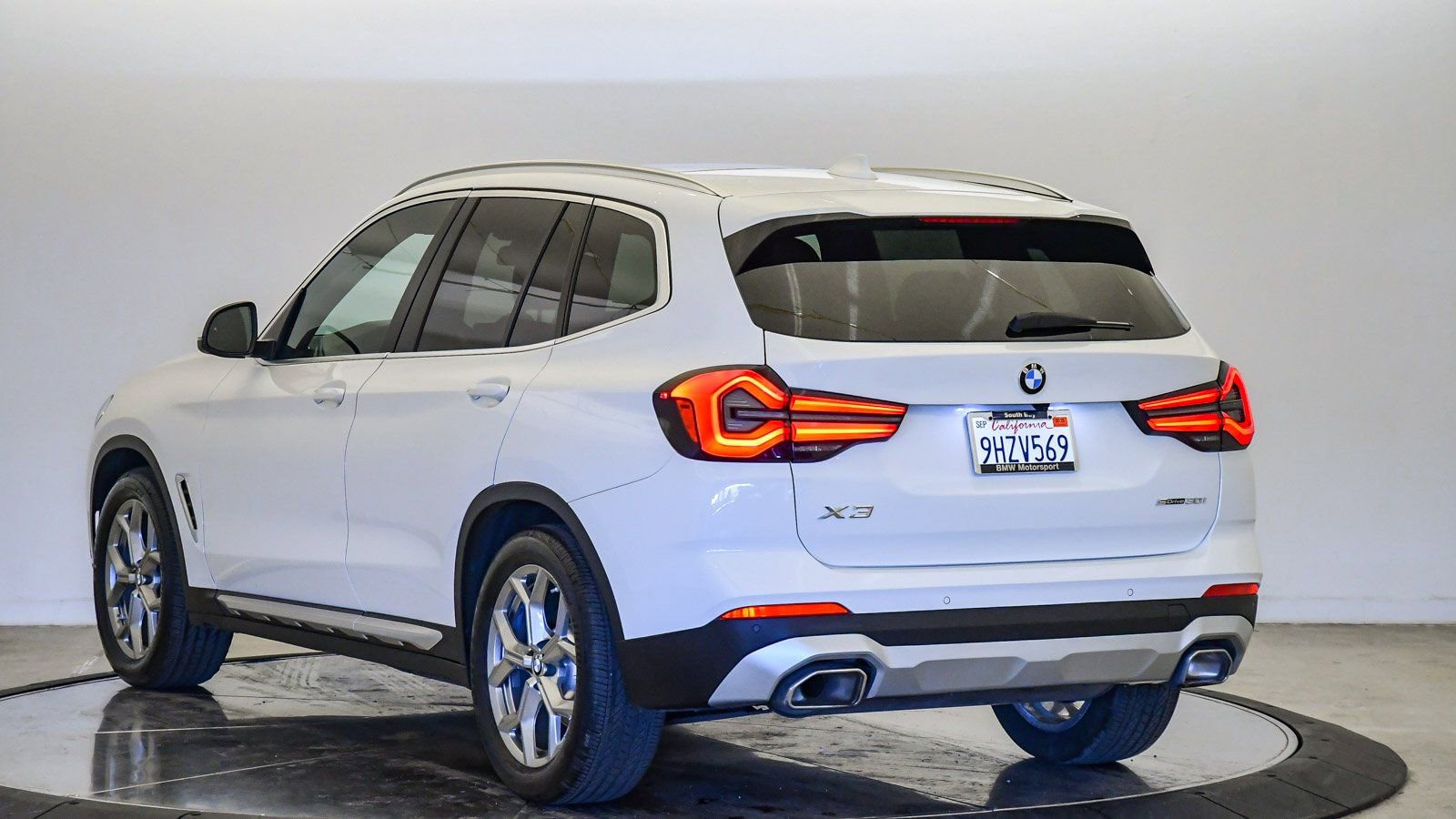 Certified 2024 BMW X3 sDrive30i w/ Premium Package image 2