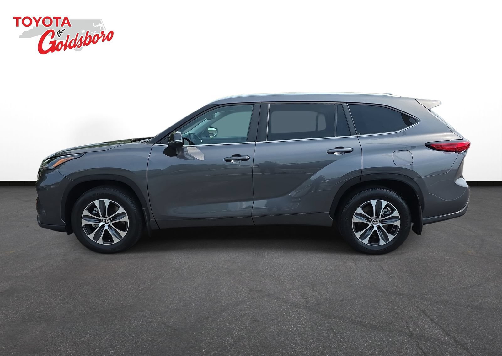 Used 2023 Toyota Highlander XLE FWD image 8