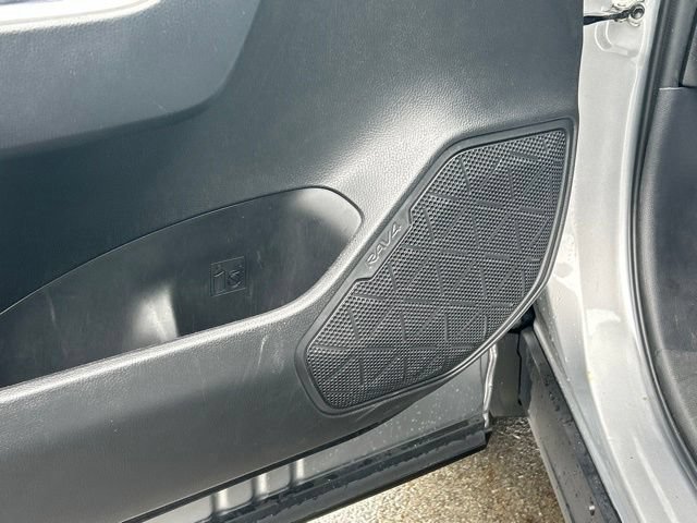 Used 2025 Toyota RAV4 XLE AWD/4WD image 22