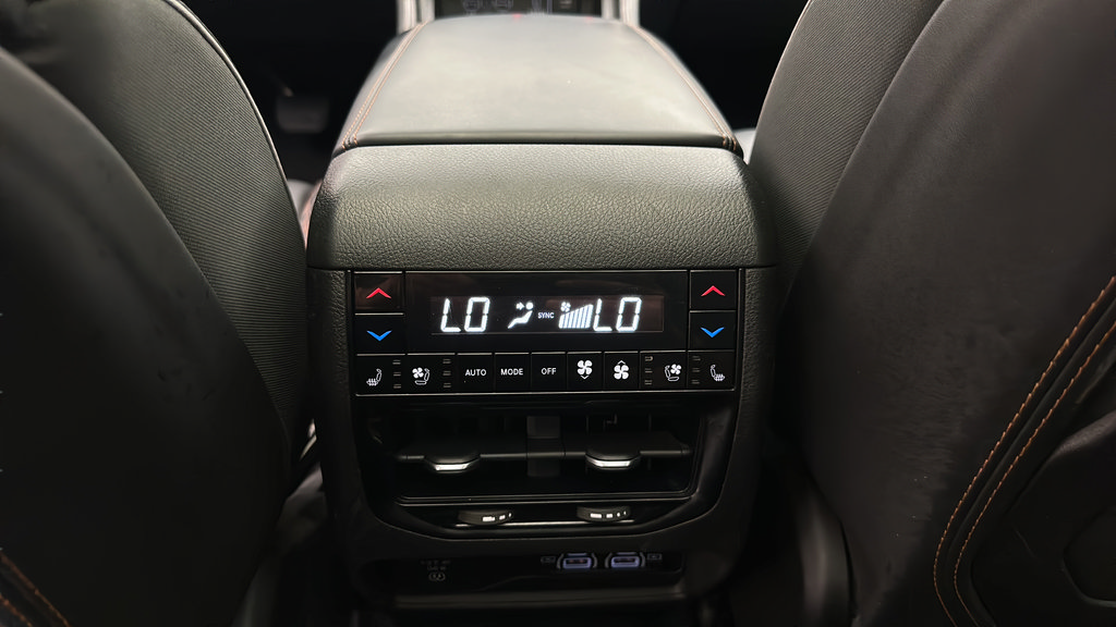 Used 2023 Jeep Grand Cherokee L Summit AWD/4WD image 12