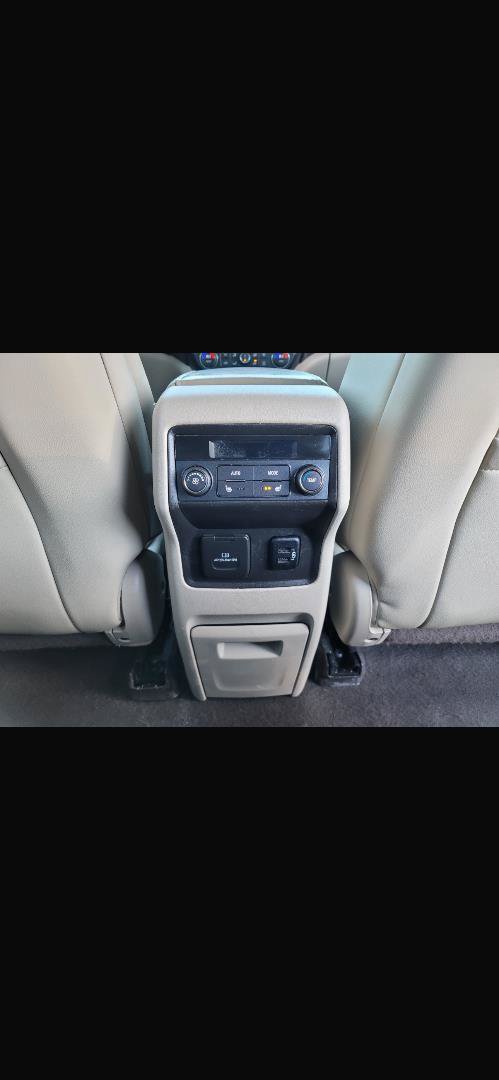 Used 2017 GMC Acadia Denali w/ Technology Package FWD image 35