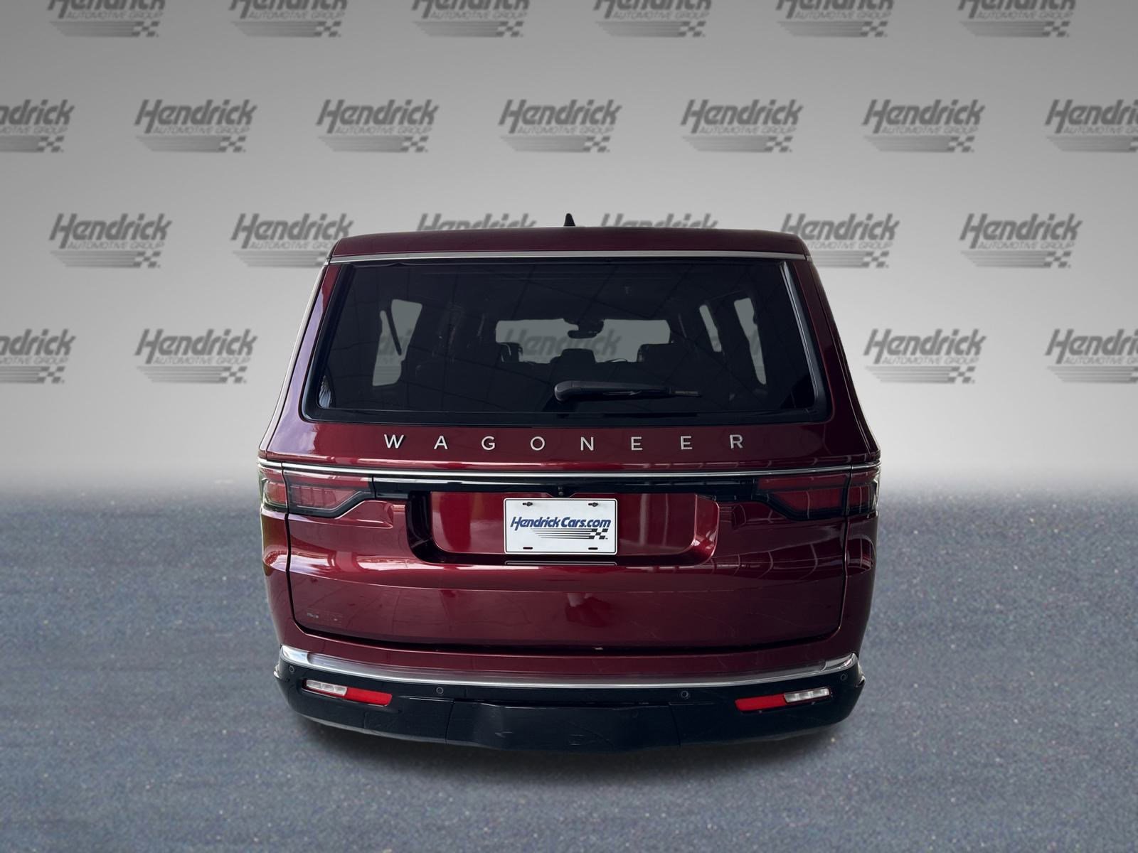 Used 2024 Jeep Wagoneer L image 8