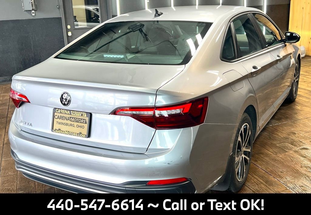 Used 2023 Volkswagen Jetta Sport image 5