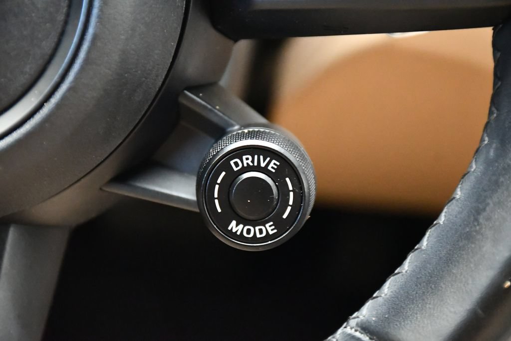 Certified 2023 Porsche Macan S AWD/4WD image 23