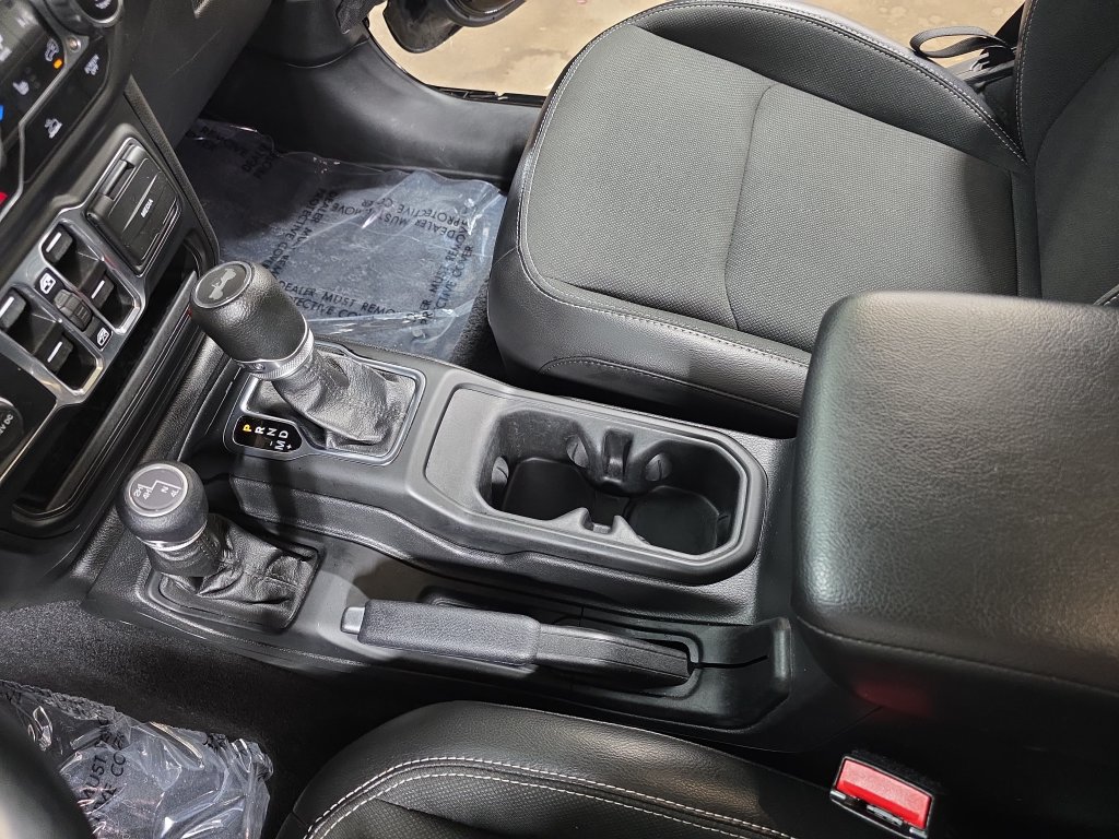 Used 2023 Jeep Wrangler Unlimited Sport AWD/4WD image 23